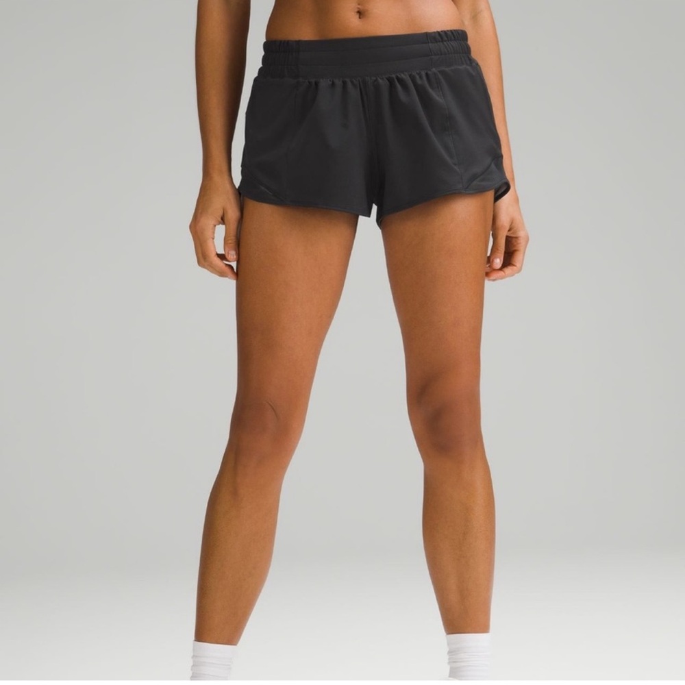 Lululemon low rise Hotty Hot shorts